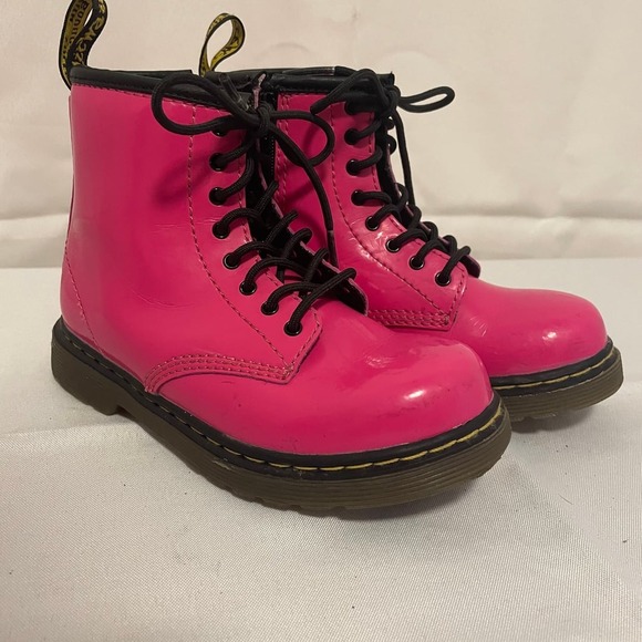 Dr. Martens Dalaney Combat Boots Hot Pink Patent Leather Size 8 Girls - Picture 1 of 1